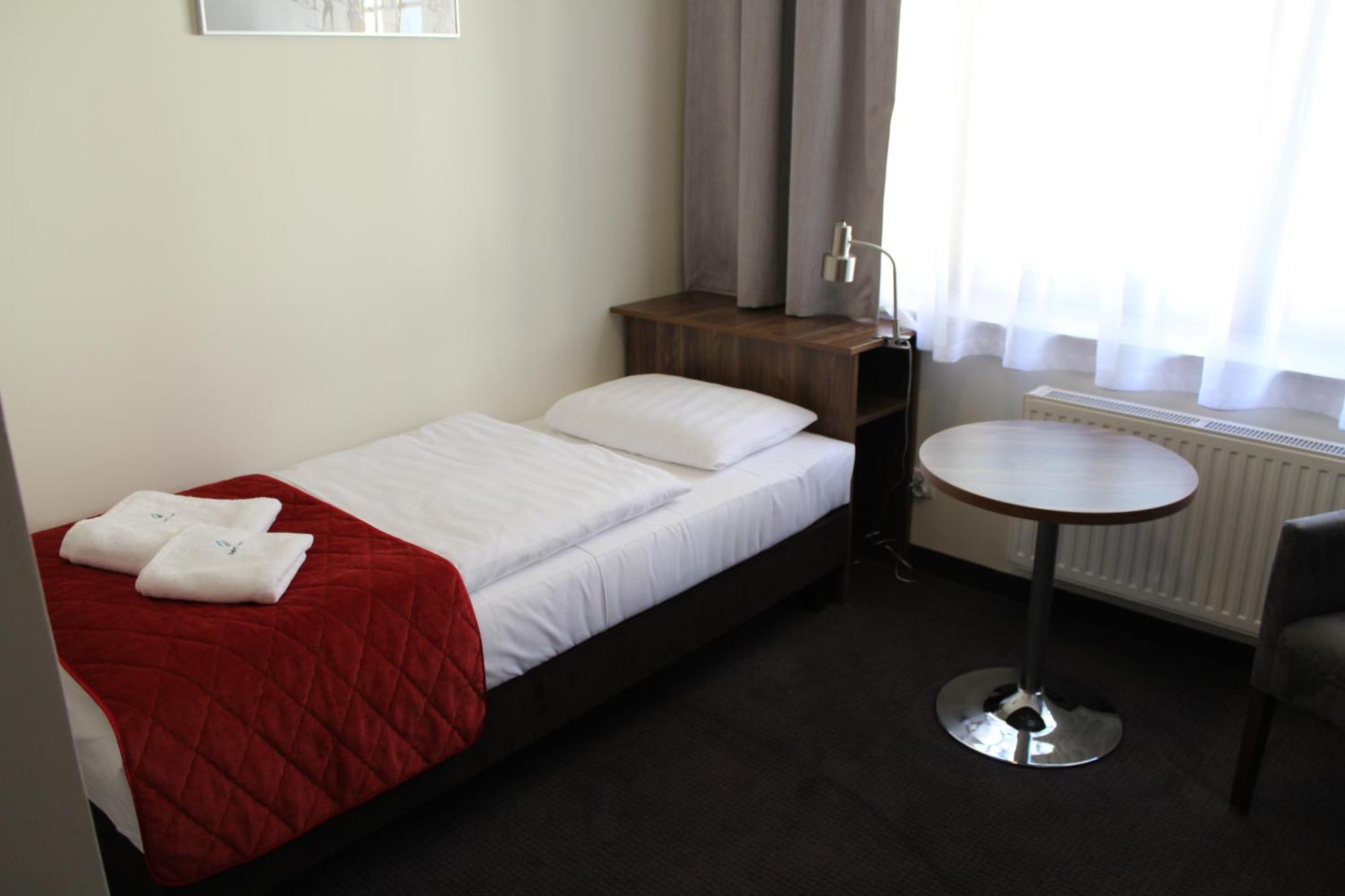 Hotel Dobry Klimat ชกลาร์สกา ปอเรมบา ห้อง รูปภาพ