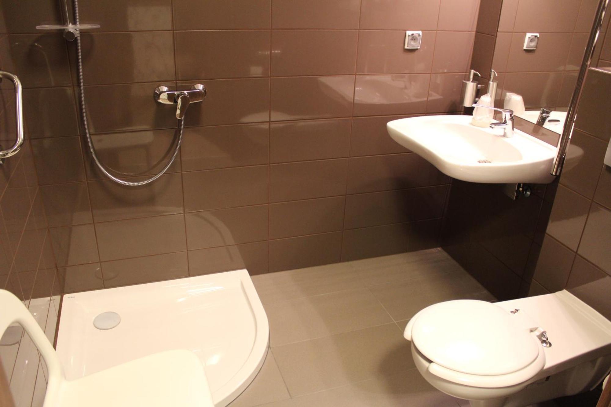 Hotel Dobry Klimat ชกลาร์สกา ปอเรมบา ห้อง รูปภาพ