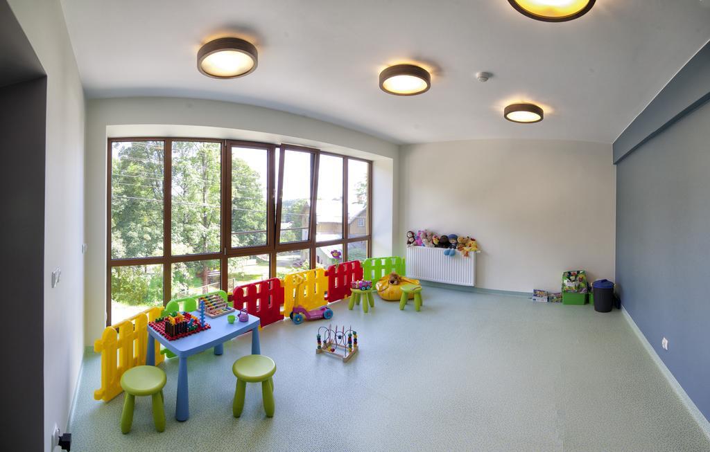 Hotel Dobry Klimat ชกลาร์สกา ปอเรมบา ภายนอก รูปภาพ