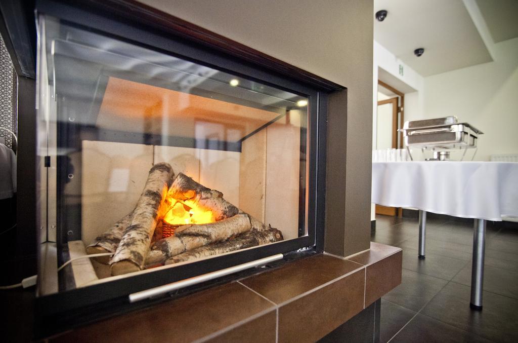 Hotel Dobry Klimat ชกลาร์สกา ปอเรมบา ภายนอก รูปภาพ