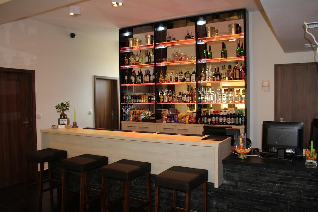 Hotel Dobry Klimat ชกลาร์สกา ปอเรมบา ภายนอก รูปภาพ