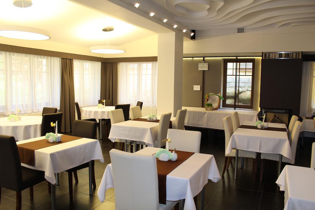 Hotel Dobry Klimat ชกลาร์สกา ปอเรมบา ภายนอก รูปภาพ