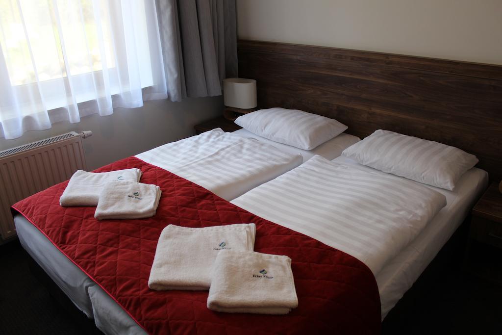 Hotel Dobry Klimat ชกลาร์สกา ปอเรมบา ห้อง รูปภาพ