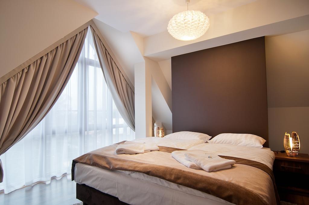 Hotel Dobry Klimat ชกลาร์สกา ปอเรมบา ภายนอก รูปภาพ